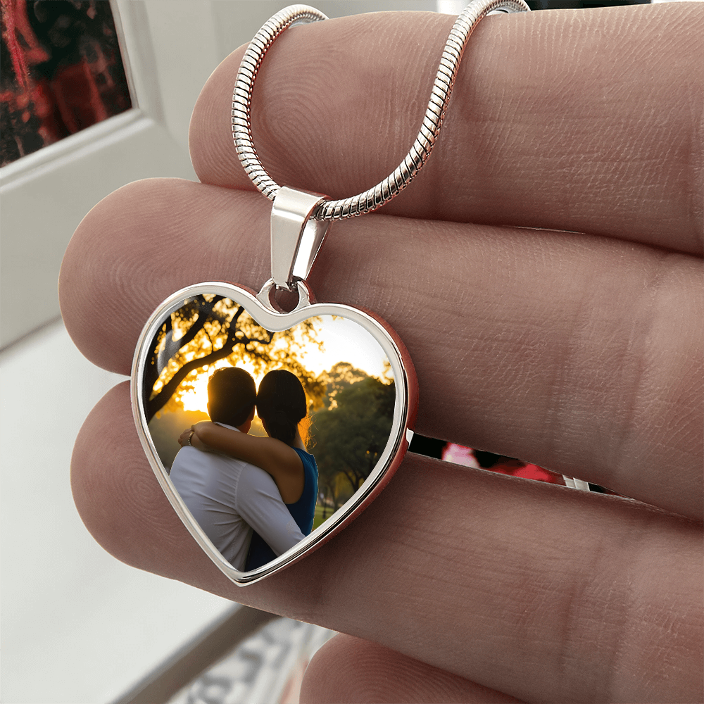 Custom Heart Photo Necklace – Personalized Picture Pendant, Mother's Day Gift for Mom, Wife, Daughter, or Granddaughter