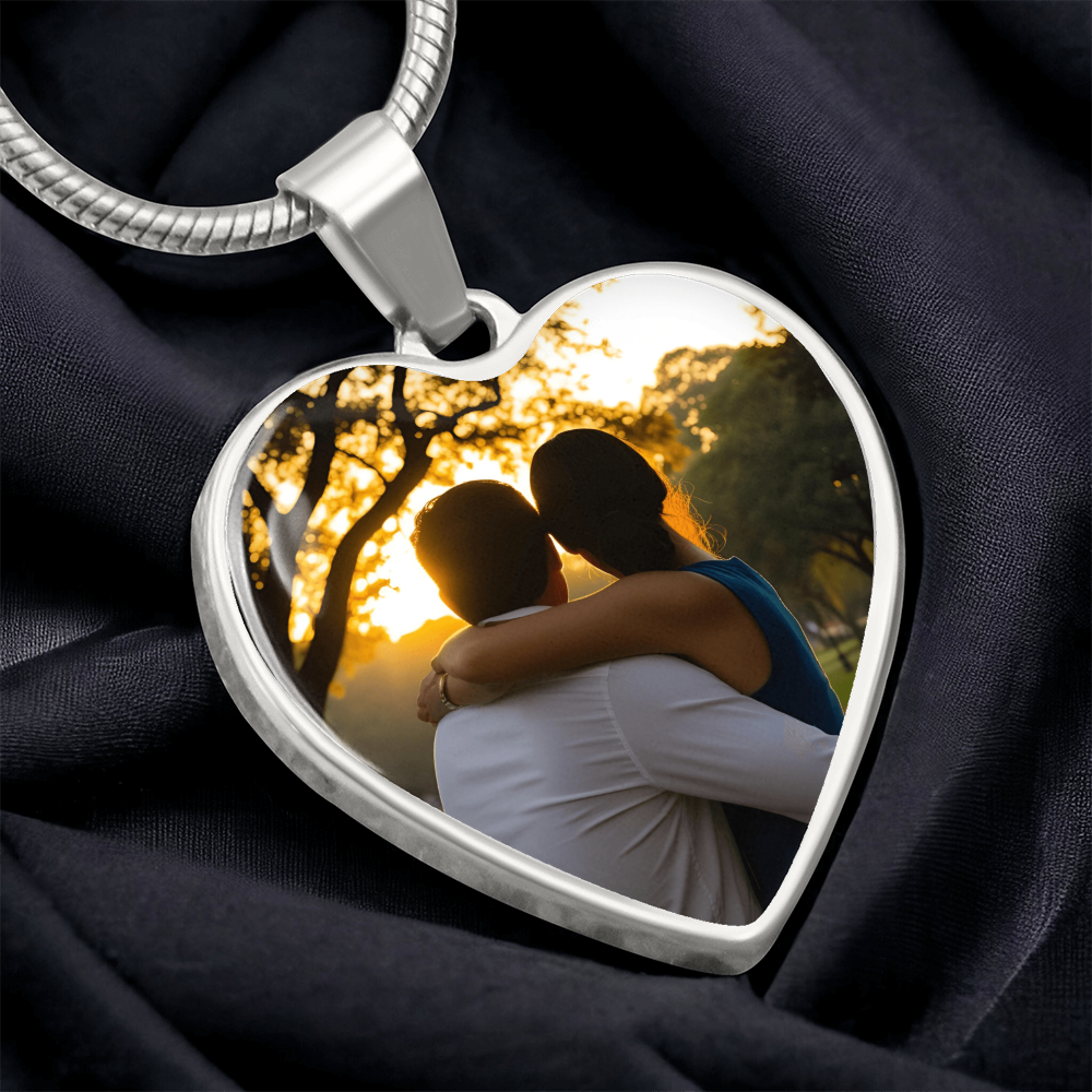 Custom Heart Photo Necklace – Personalized Picture Pendant, Mother's Day Gift for Mom, Wife, Daughter, or Granddaughter