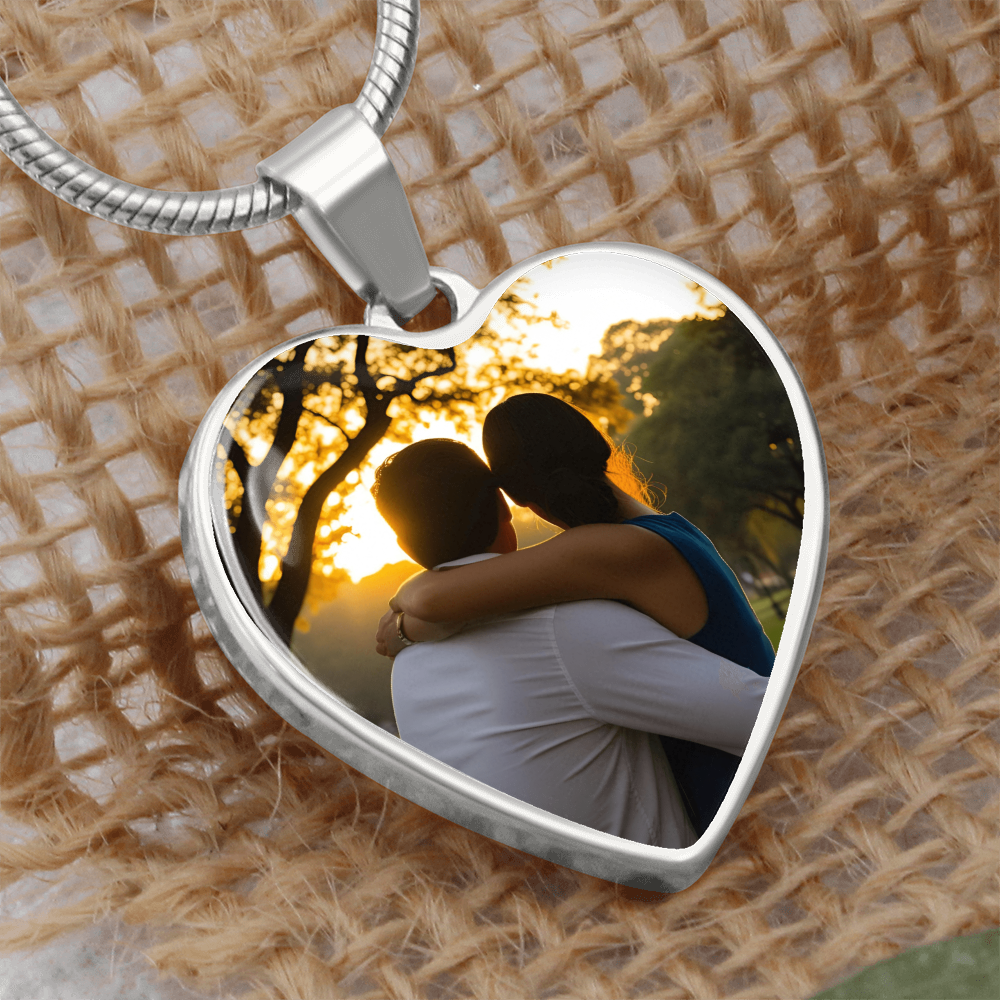Custom Heart Photo Necklace – Personalized Picture Pendant, Mother's Day Gift for Mom, Wife, Daughter, or Granddaughter